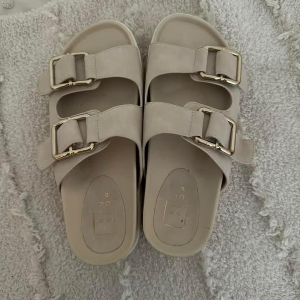 Shu Shop sandals size 8